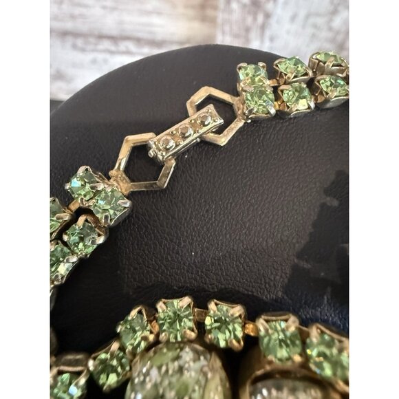 Vintage Gold Tone Green Glass Rhinestone Necklace Bracelet & Clip Earrings - Picture 6 of 12
